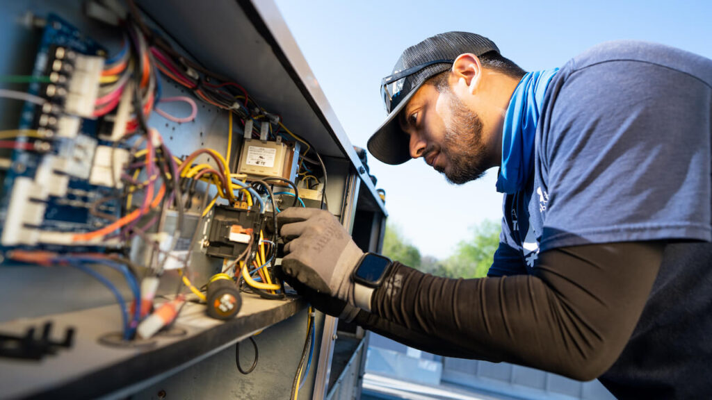 What Are the Duties and Responsibilities of an HVAC Technician
